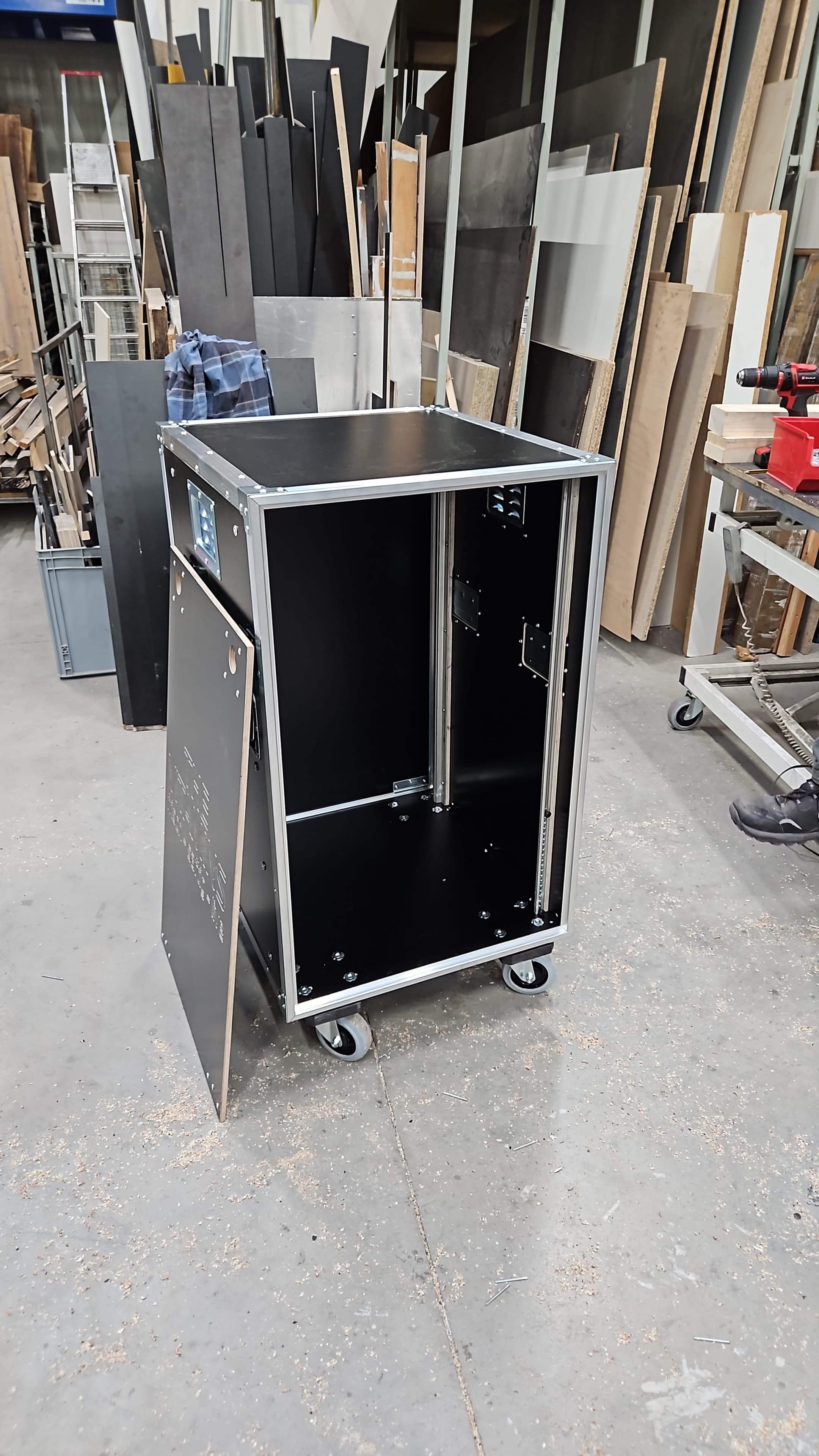 Medien Flightcase inkl. Einbauten